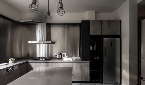 120平歐式豪華三居裝修效果案例 圍塑溫馨復古的溫柔雅致復古黑金低奢風裝修實景圖賞析 土巴兔家居室內(nèi)裝修設計效果圖